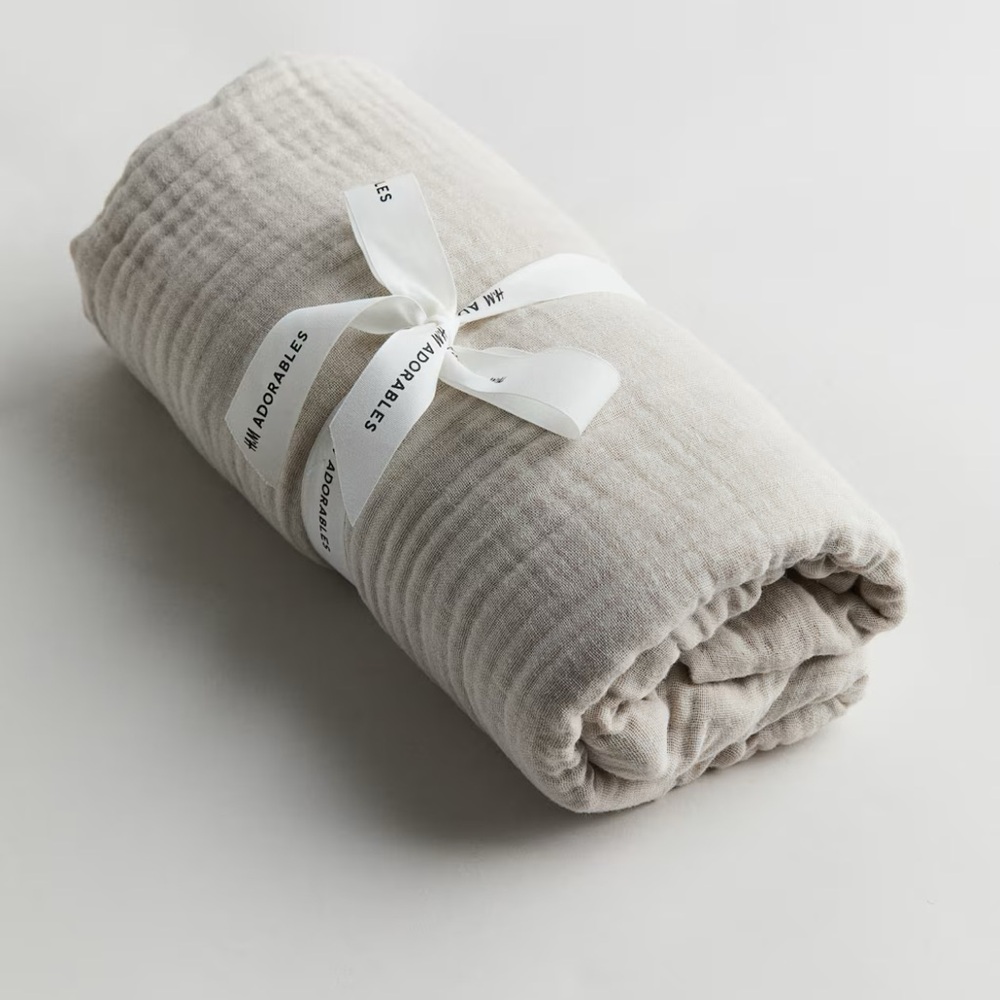 H&M Muslin fitted crib sheet. Light dusty Taupe.